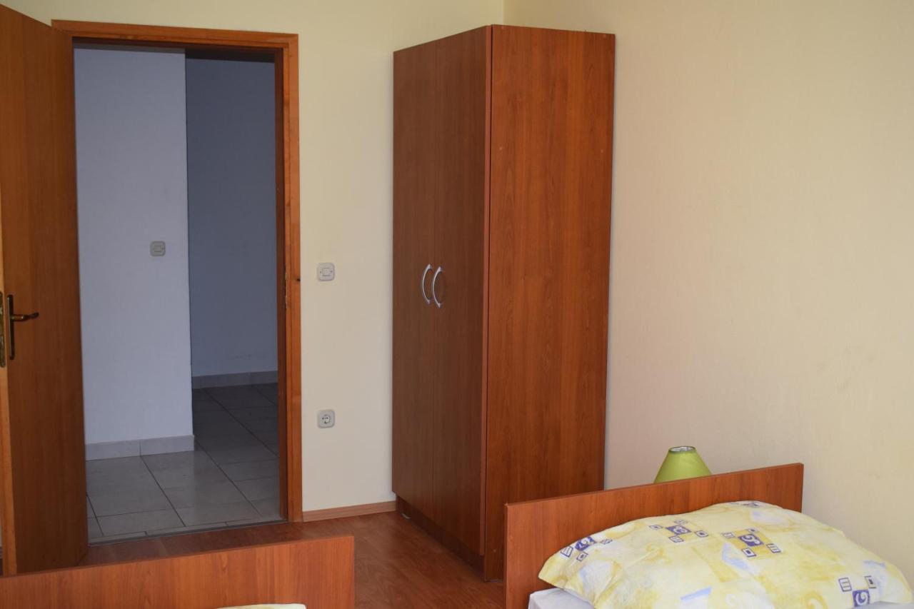 Loina Apartment Novalja