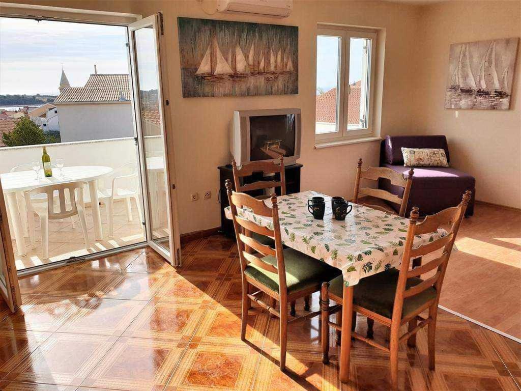 Loina Apartmán Novalja